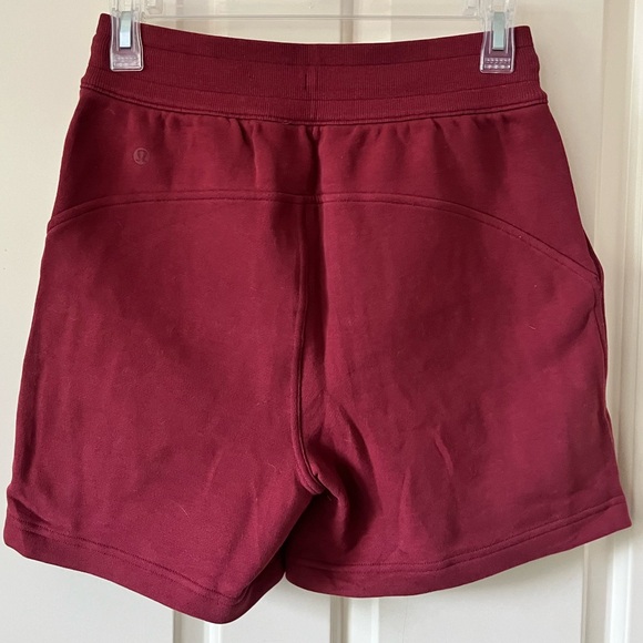 Lululemon Scuba High-Rise Short 5"
Mulled Wine - Picture 3 of 4